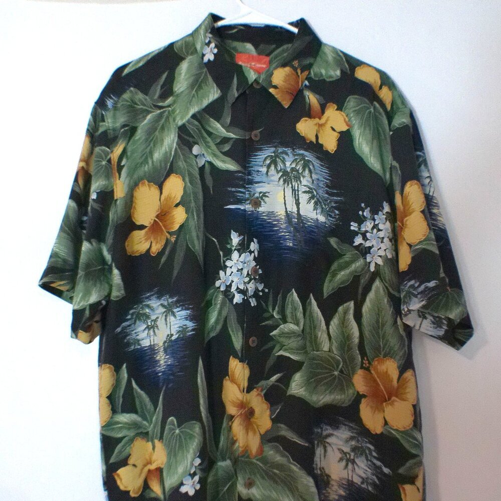 Tommy Bahama 100% Silk Hawaiian Shirt Men’s Large Black Tropical Floral Copyrigh